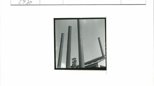 工业建筑烟囱景观.jpg