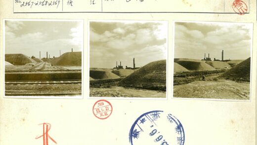 工业烟囱与丘陵景观.jpg
