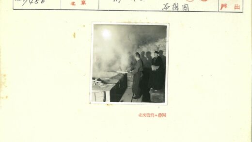 工程师调试蒸汽设备工作场景.jpg