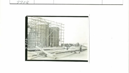 建筑工地脚手架圆柱形建筑.jpg