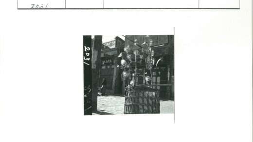 怀旧街景风车建筑.jpg