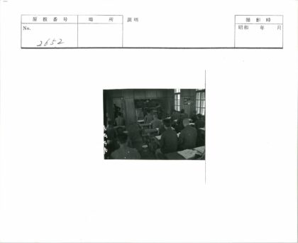 教室学习讨论场景.jpg