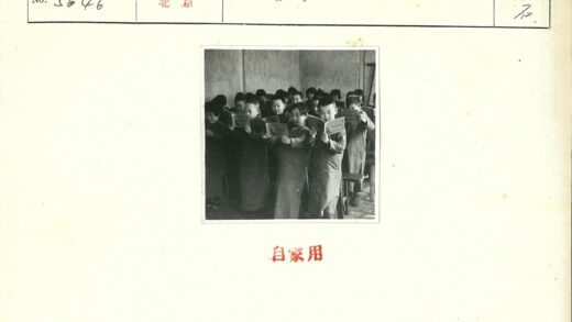 教室里孩子们专注阅读.jpg