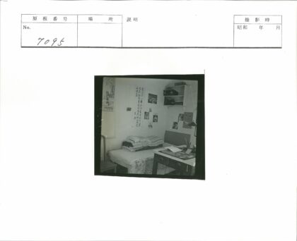 整洁卧室布置与装饰展示.jpg