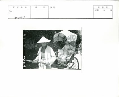 晴日人力车载客街景.jpg