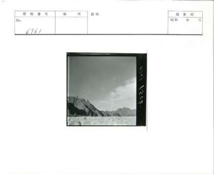 晴空山脊与长墙远景.jpg