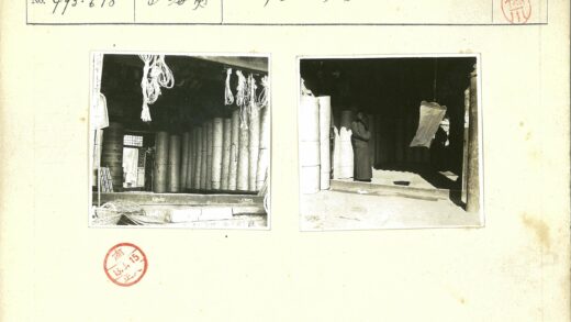 暗室摇曳窗帘与靠墙人影.jpg