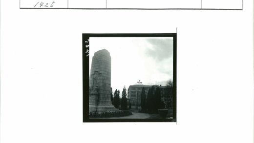 极地冰箱公园巨石景观.jpg