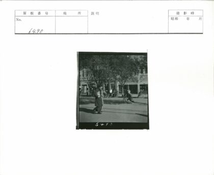 民国街景行人黄包车自行车.jpg