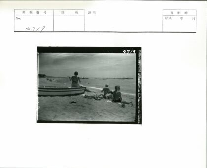 沙滩休闲与帆船海景.jpg