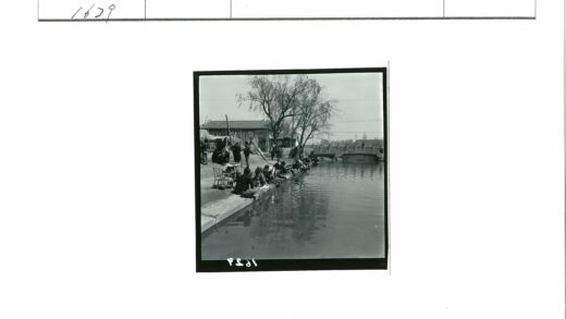 河边洗衣生活场景.jpg