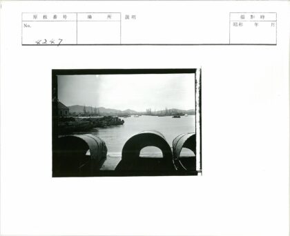港湾古建筑群山水风光.jpg