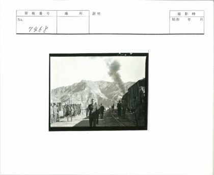 火车与山脉蒸汽时代铁路.jpg