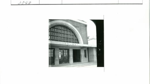 砖石建筑拱形入口立面.jpg