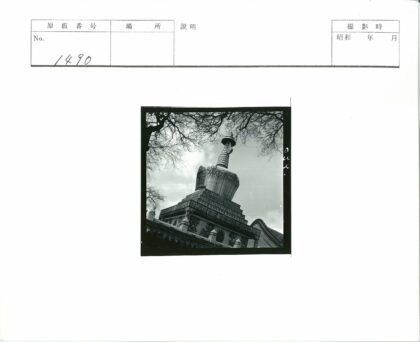 雕刻精美的古老佛塔景观.jpg