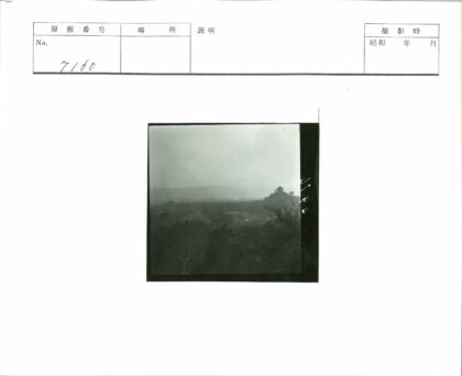 雾中远山建筑剪影.jpg
