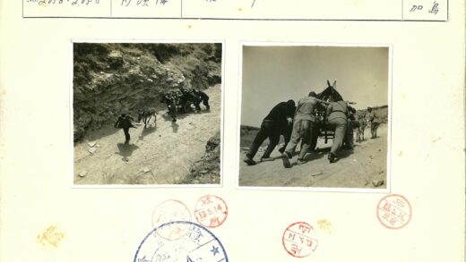 驴拉车与行人土路.jpg
