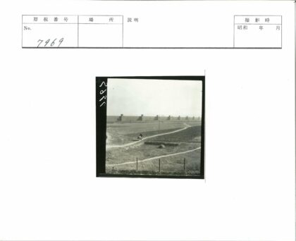 骑行土路远眺长墙.jpg
