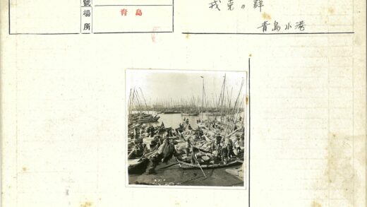 19世纪繁忙港口船只装卸实景.jpg