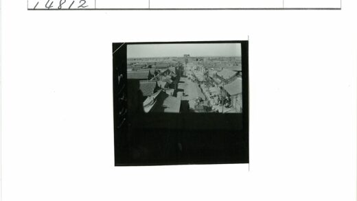 19世纪街道与马车繁忙景象.jpg