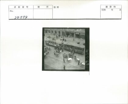 20世纪初城市街景有轨电车与人力车.jpg