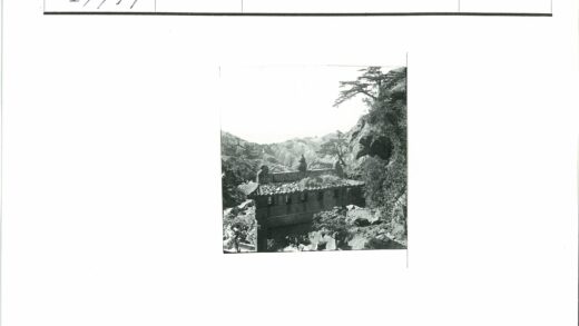 三人木桥山景黑白照.jpg