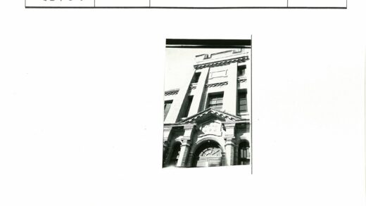 三层砖砌拱窗历史建筑立面.jpg