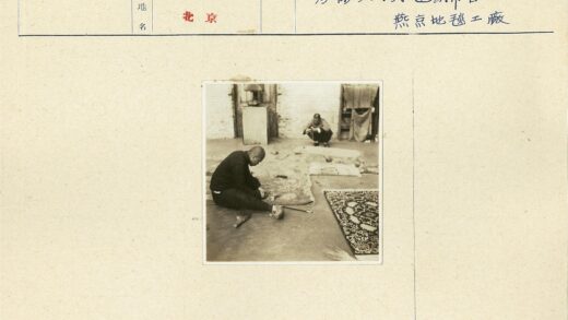 两人清洁地毯工作场景.jpg