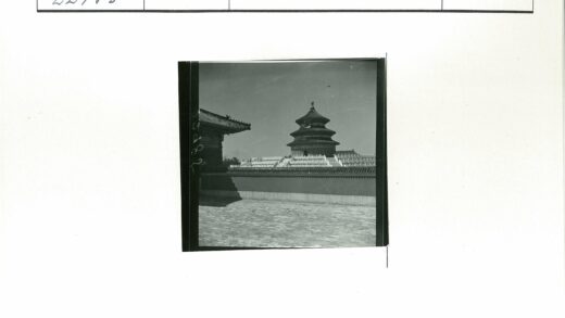 中国传统寺庙圆形建筑与庭院.jpg