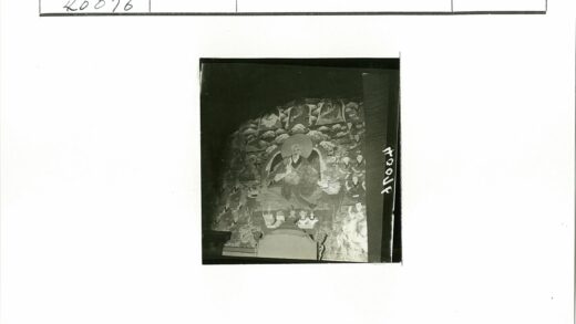 中心人物壁画室内场景.jpg