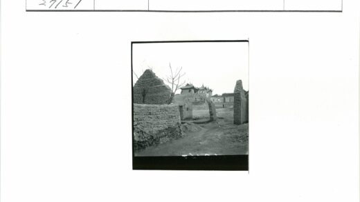 乡村古建与土路秋色.jpg