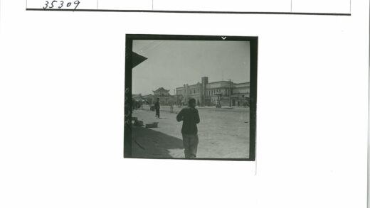 乡村土路骑自行车街景.jpg