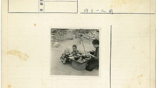 乡村孩童共享户外餐桌.jpg