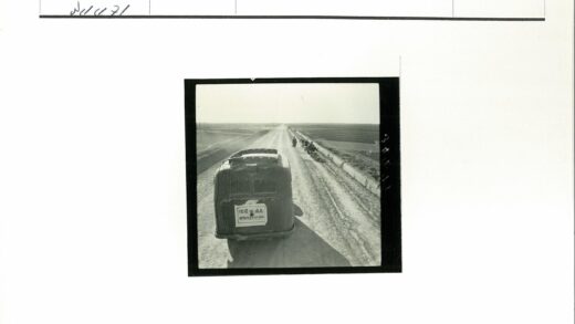 乡间土路公共汽车田园风光.jpg