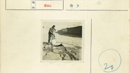井边打水的乡村生活.jpg