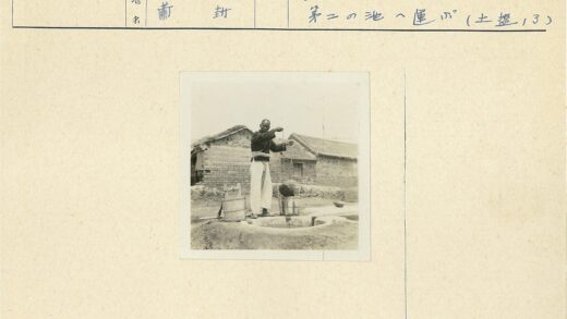 井边提水桶的乡村生活.jpg