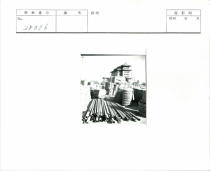 亚洲传统建筑工地管道堆叠.jpg