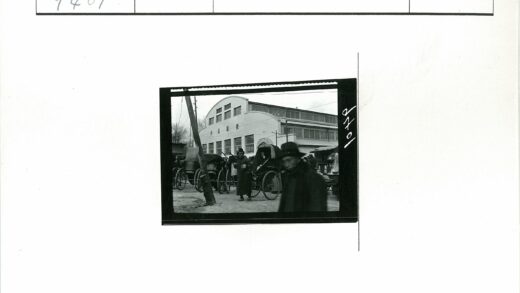 亚洲街景人力车队列.jpg