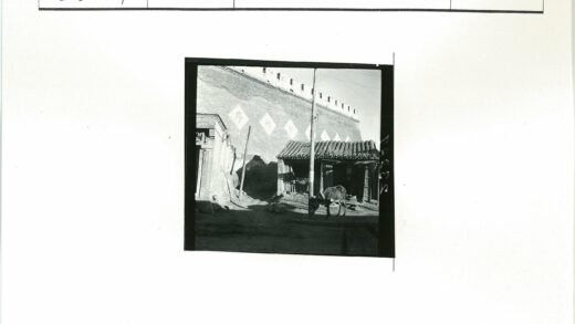 亚洲风格砖巷泥土小路.jpg