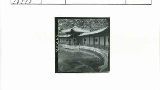 亭台水榭幽静园林风光.jpg