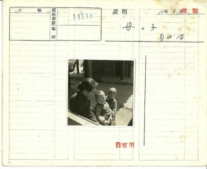 亲子时光街边温馨瞬间.jpg