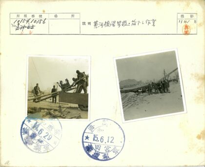 众人合力搬运长木梁场景.jpg