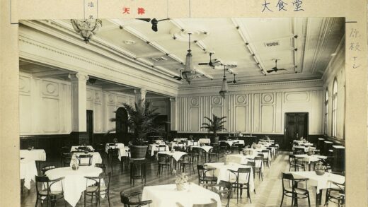 优雅餐厅空桌装饰环境.jpg