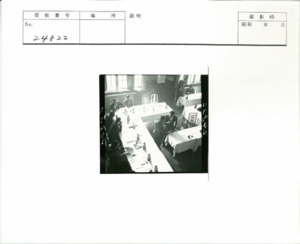 会议室讨论小组白桌布大窗.jpg