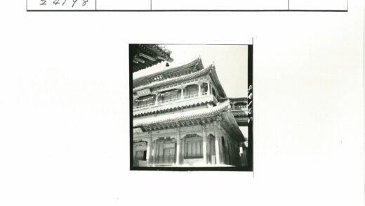传统亚洲建筑木雕艺术.jpg