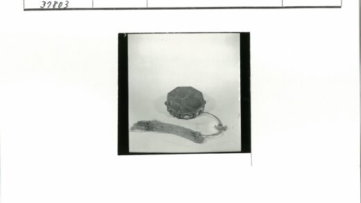 传统八角纹理流苏打击乐器.jpg