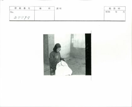 传统刺绣工匠户外工作纪实.jpg