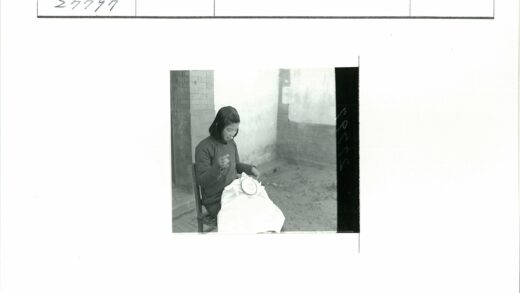 传统刺绣工匠户外工作纪实.jpg