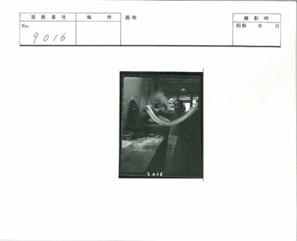 传统厨房手工制作面团.jpg
