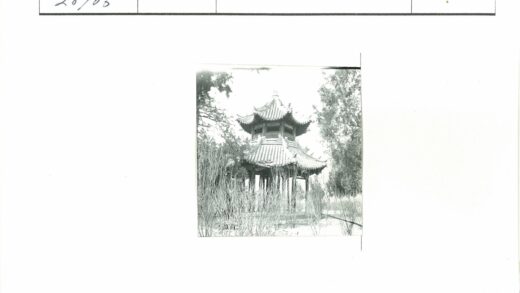传统多层宝塔花园景观.jpg